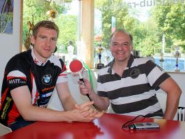Foto: Armin Wolf im Interview mit Per Mertesacker. Foto: Robert Torunsky