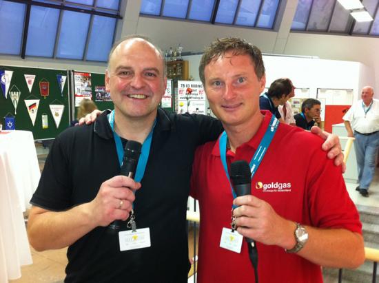 Foto: Armin Wolf und Hallensprecher Roland Porsch. Bild: Martin Strogilakis